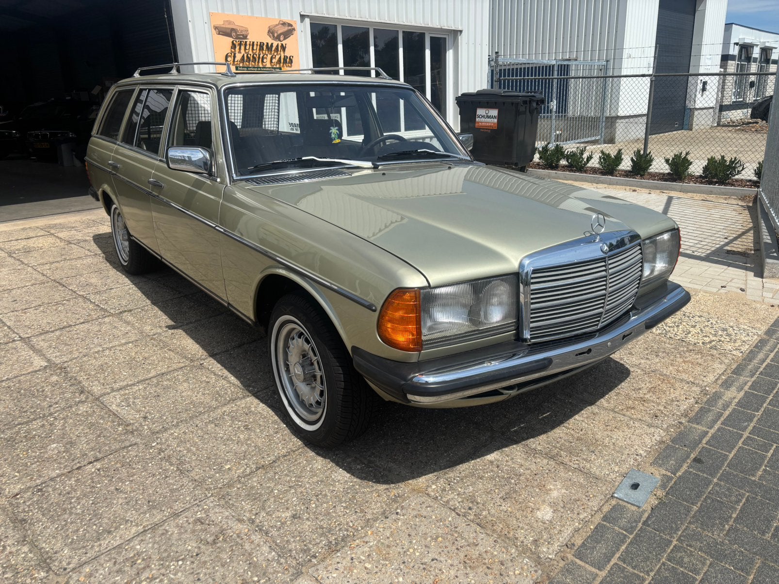 Mercedes 230 TE Kombi automaat uit 1982, foto 3