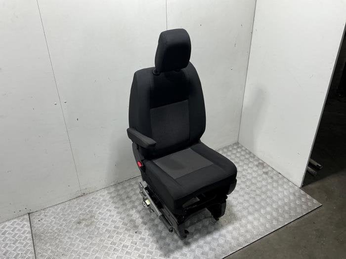 Stoel links van een Peugeot Expert (Expert 16-), 12 maanden garantie, Gebruikt, -, -