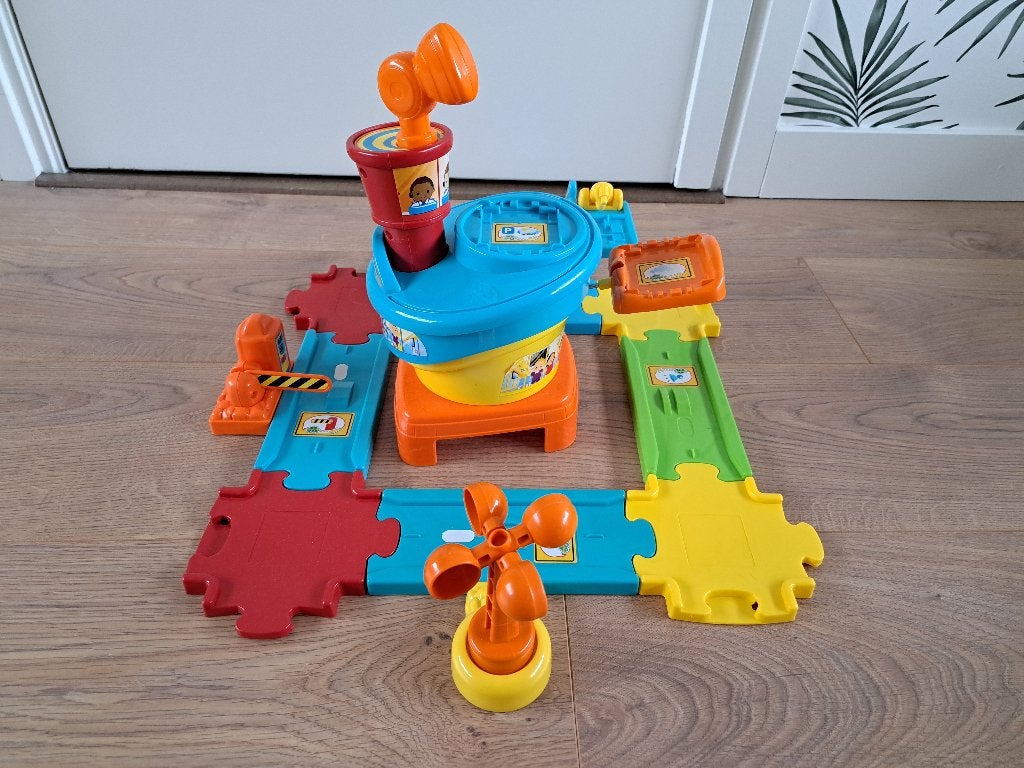Vtech Toet Toet Auto's Vliegveld - als nieuw, Ophalen of Verzenden, Zo goed als nieuw, 2 tot 4 jaar
