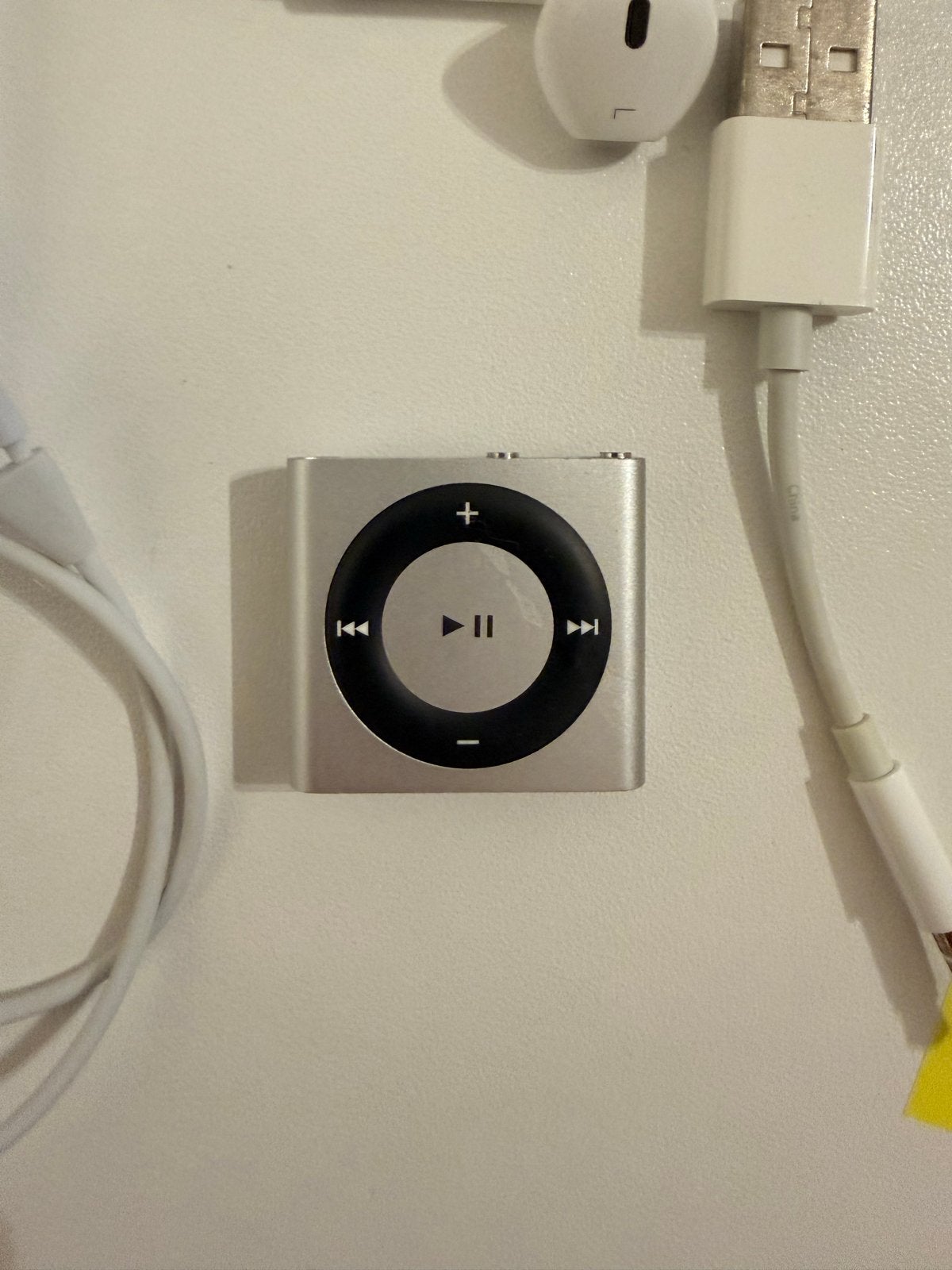 Apple iPod Shuffle 4e generatie - Zilver, Ophalen, Gebruikt, Shuffle, Minder dan 2 GB
