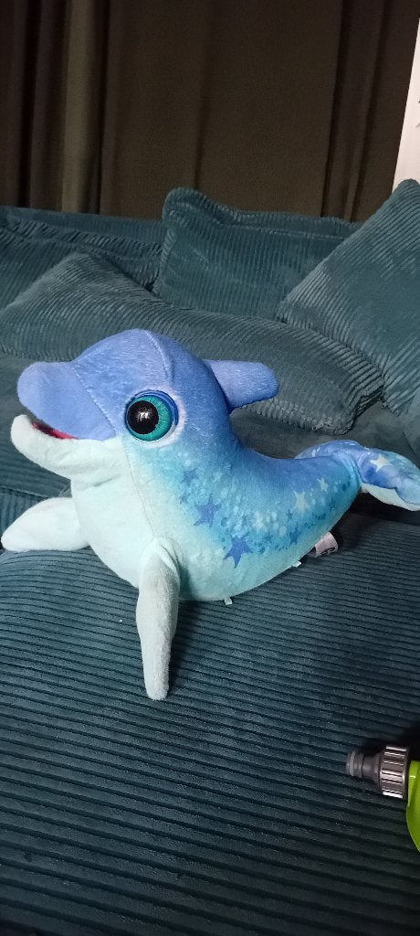 FurReal blauwe dolfijn knuffel met sterren, Overige typen, Blauw, Ophalen of Verzenden, Zo goed als nieuw