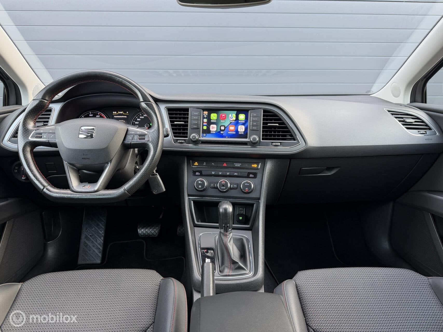Seat Leon ST 1.4 EcoTSI FR Business Intense CARPLAY*HAAK*LED, Gebruikt, 4 cilinders, Leon, Onderhoudsboekje