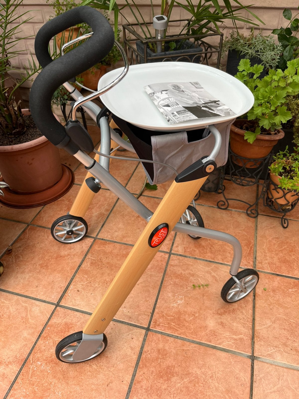INDOOR ROLLATOR TRUST…, Ophalen, Zo goed als nieuw