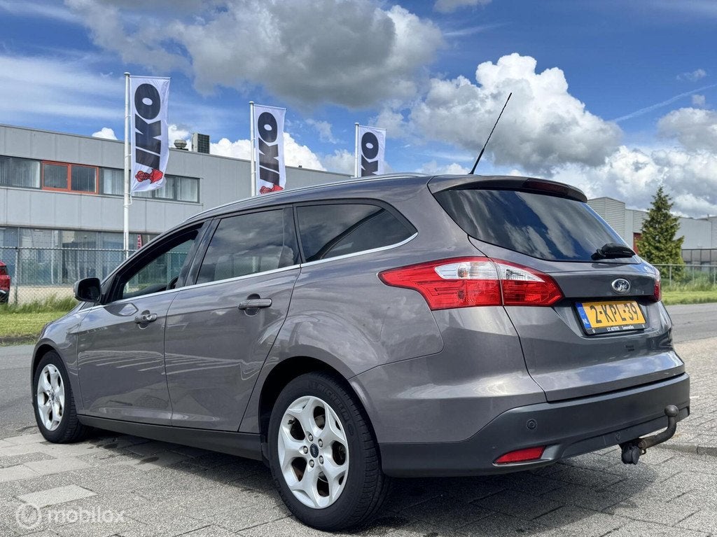 Ford Focus Wagon 1.6 TDCI ECOnetic Lease Titanium|Leer Navi, Auto's, Euro 5, 4 cilinders, Bruin, 1560 cc