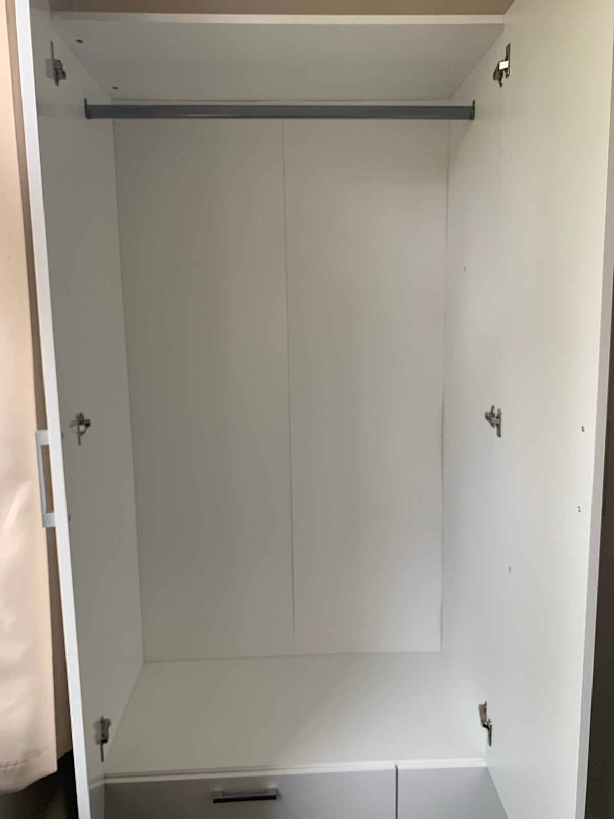 Witte kledingkast met lades en hangruimte, Ophalen, Overige materialen, Gebruikt, 100 tot 150 cm