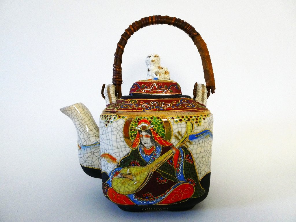 Chinese Satsuma theepot met foo dog deksel en 2 vaasjes, Ophalen of Verzenden