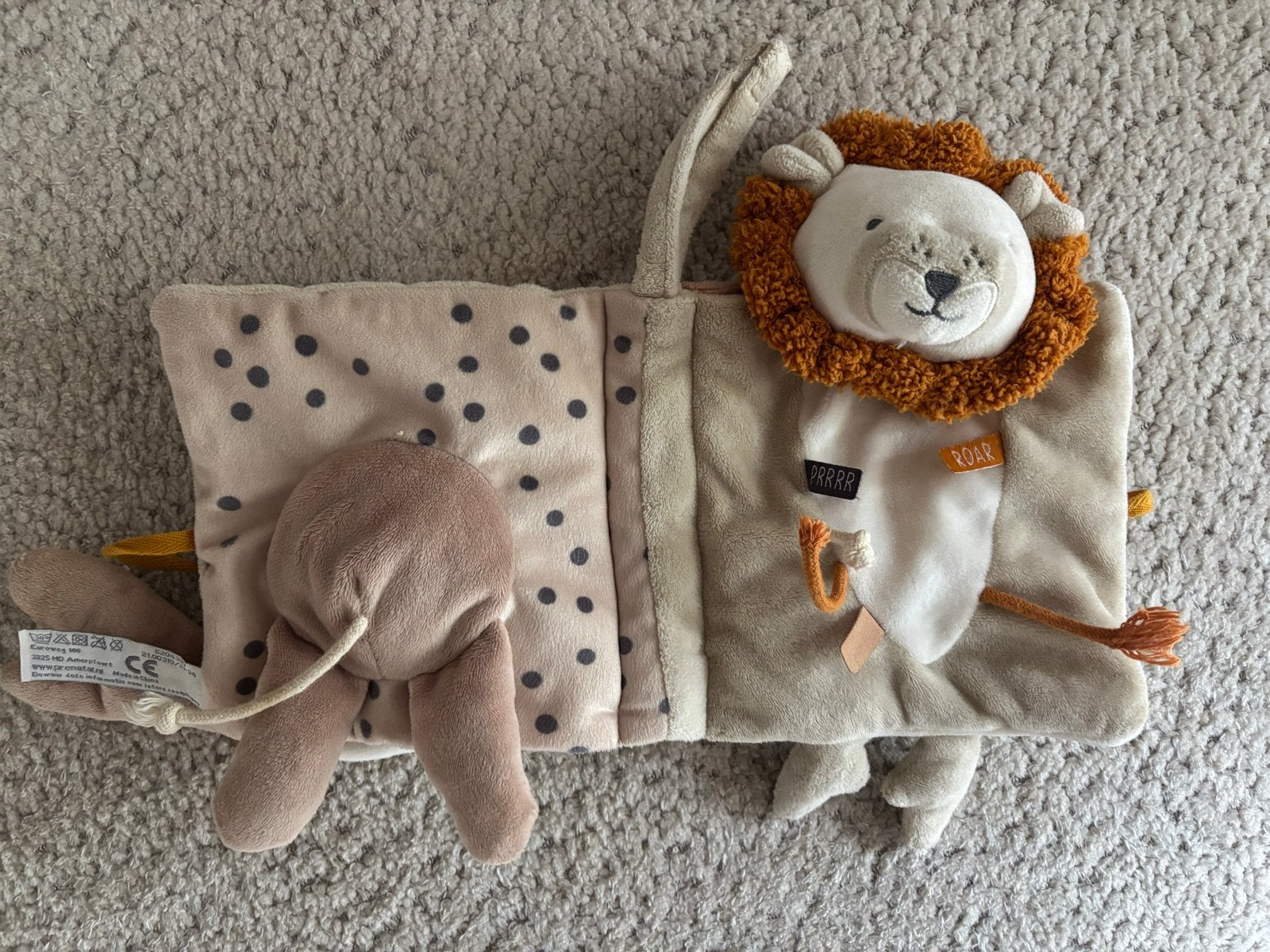 Prenatal stoffen boekje met leeuw en dieren, Ophalen of Verzenden, Gebruikt, Overige typen