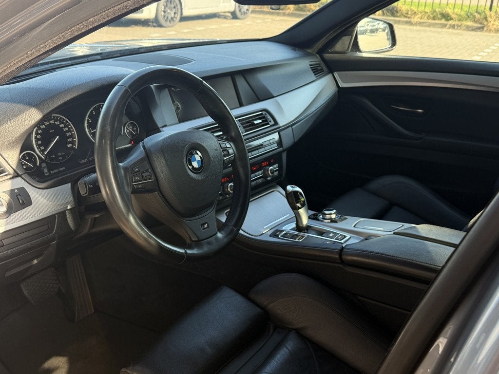 BMW 5 Serie 528i M Pakket | Head-Up | Cruise | Stoelverwarmi, Automaat, Euro 5, Gebruikt, Zwart