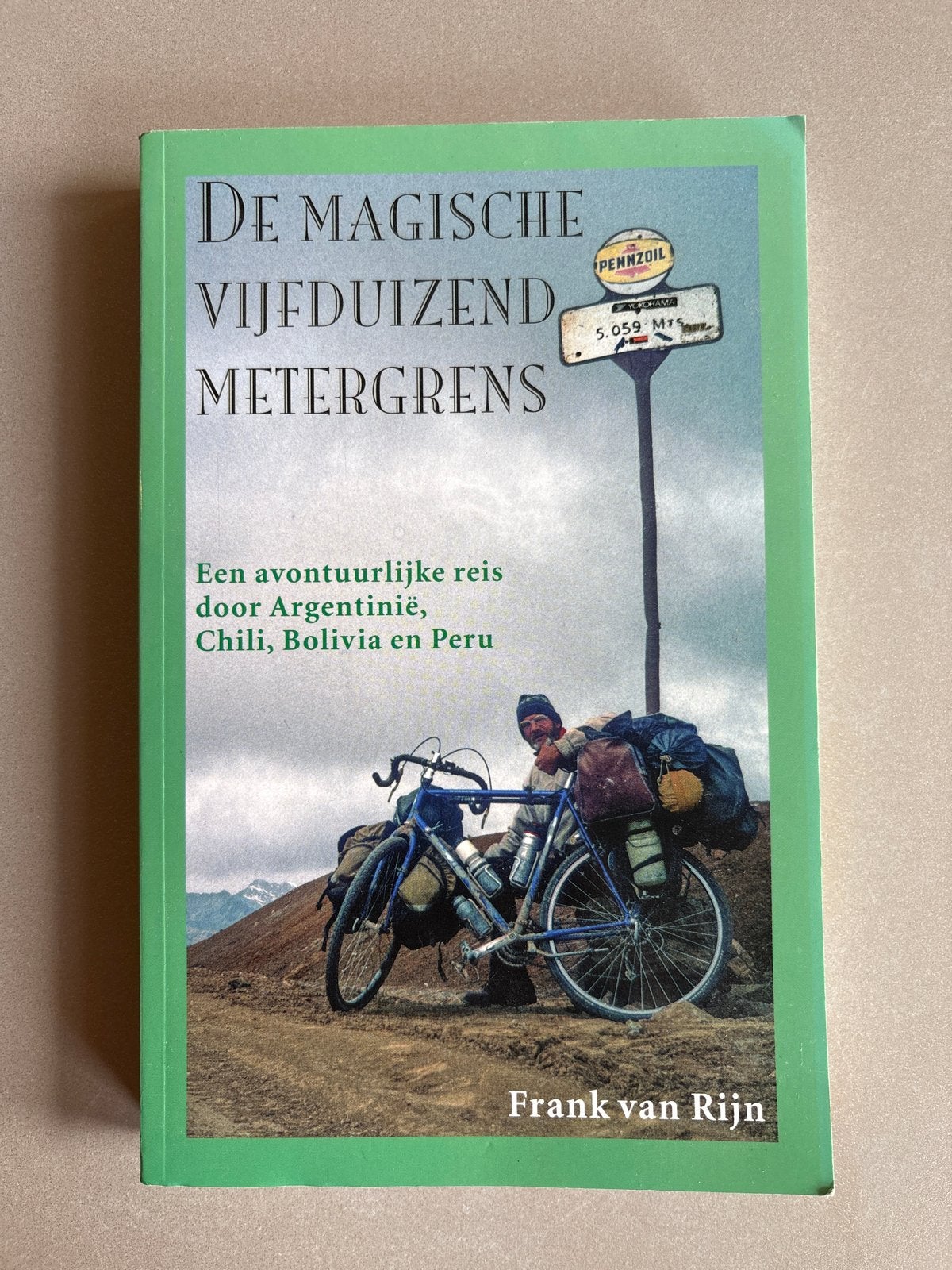 De Magische Vijfduizend Metergrens - Frank van Rijn, Boeken, Ophalen of Verzenden, Gelezen, Nederland