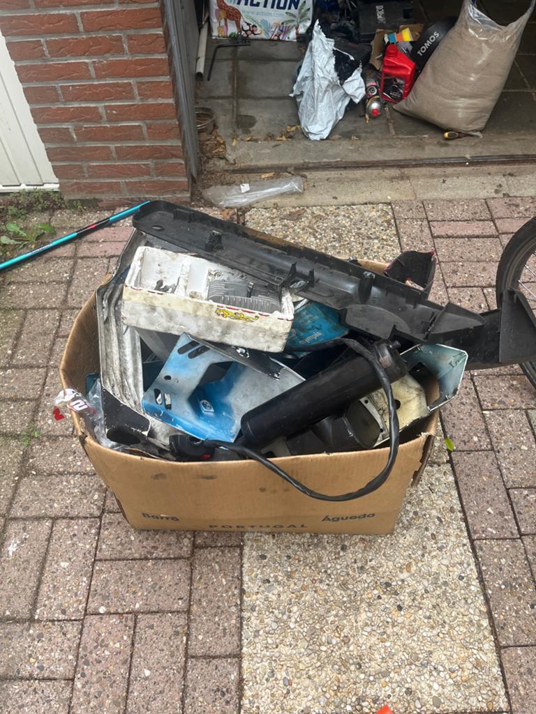 Citta en Vespa Ciao onderdelen - Hele doos vol!, Fietsen en Brommers, Brommeronderdelen | Oldtimers, Ophalen of Verzenden, Gebruikt