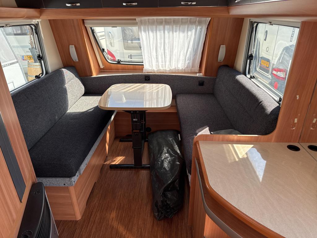 Hobby De Luxe 380 TB, Caravans en Kamperen, Caravans, Standaardzit, Hobby, Bedrijf, 750 - 1000 kg