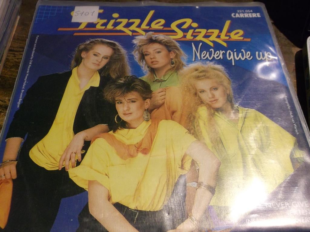 frizzle sizzle never give up 222, Gebruikt, 7 inch, Single, Ophalen of Verzenden