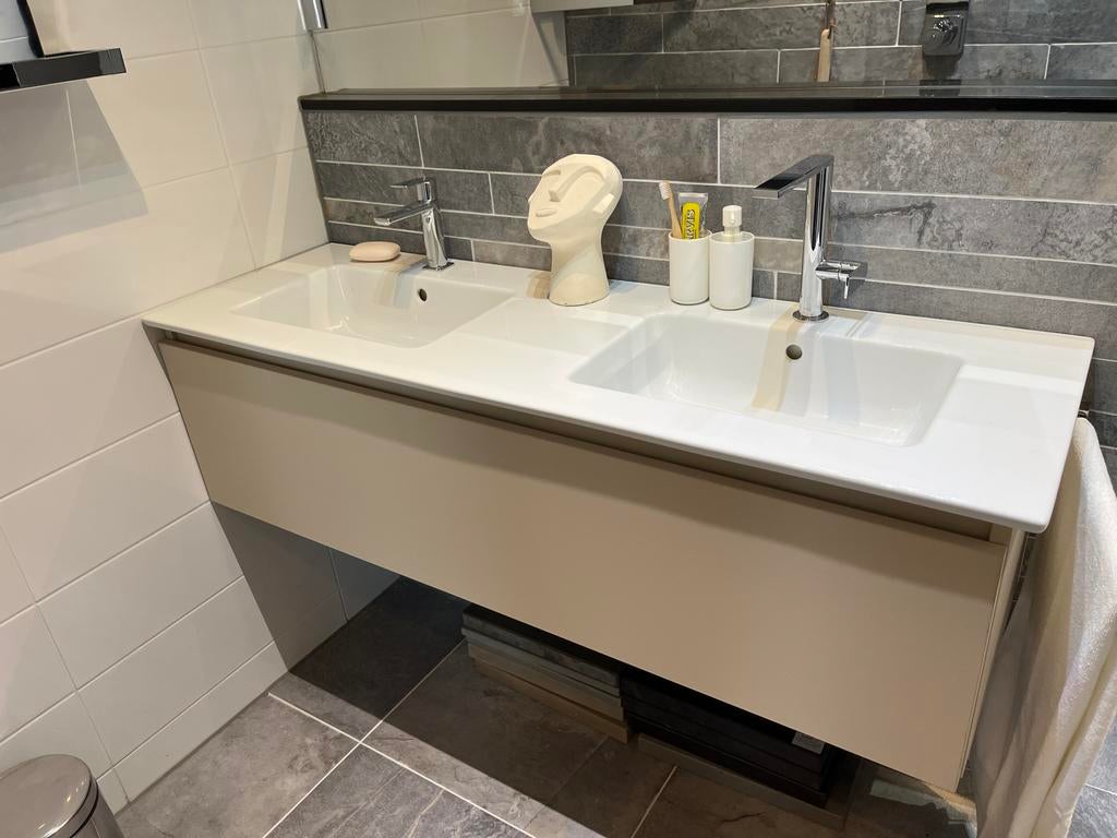 Thebalux Badmeubel 140cm - Nieuw Showroommodel, Huis en Inrichting, Badkamer | Badkamermeubels, Ophalen, 100 tot 150 cm, Info@martiniquebadkamers.nl