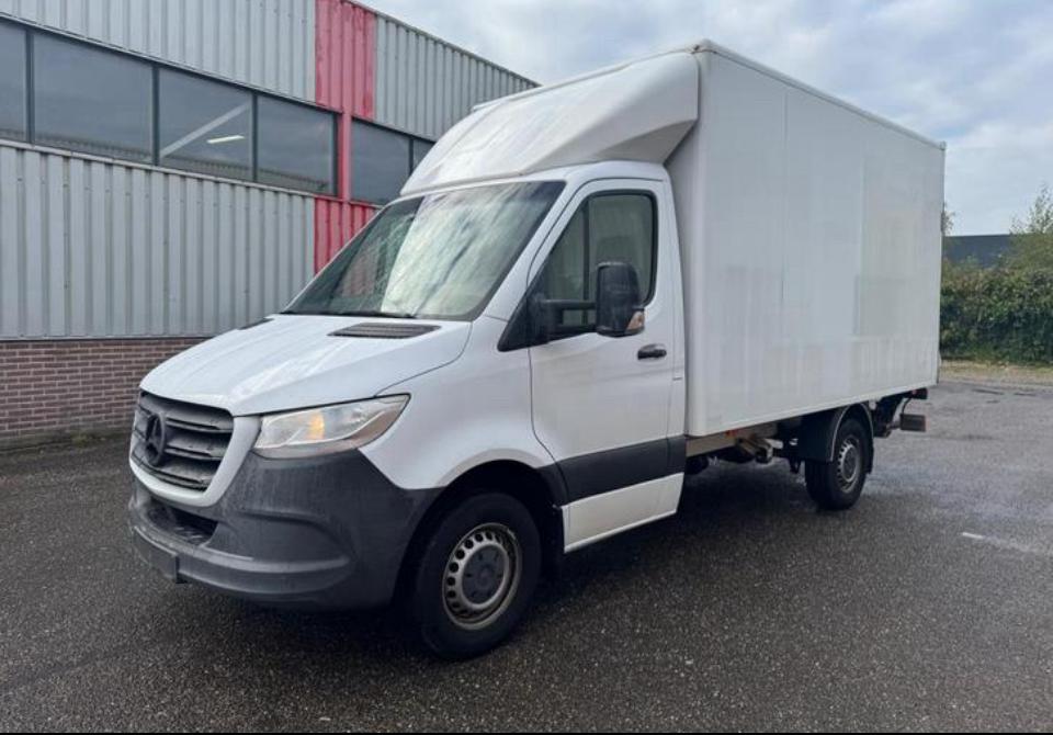 Tehuur bakwagen  m. LKlep €99 pd verhuislift, mach transport, Diensten en Vakmensen, Verhuur | Auto en Motor