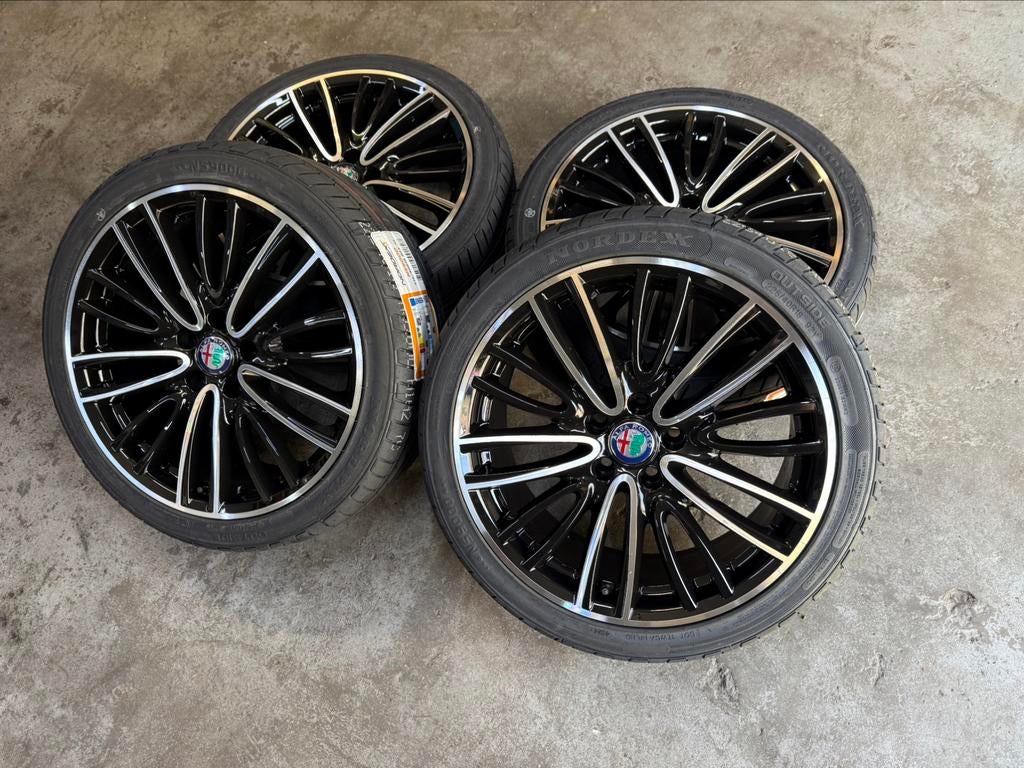 ✅ 18 inch originele Alfa Romeo Giulia Giulietta velgen 5x110, Ophalen, 18 inch, Gebruikt, Banden en Velgen