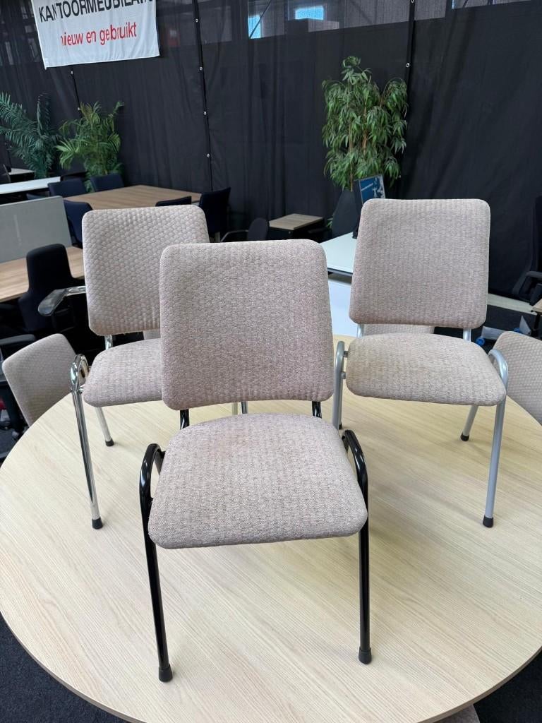 Tweedehands stoelen in de mix - 19 stuks, Huis en Inrichting, Stoelen, Gebruikt, Vijf, Zes of meer stoelen, Metaal, Stof, Overige kleuren