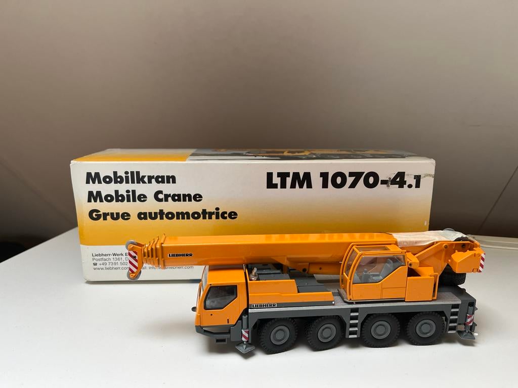 Liebherr LTM 1070-4.1, Ophalen of Verzenden, Zo goed als nieuw, Hijskraan, Tractor of Landbouw, Conrad