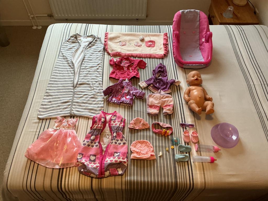 BABY born set met POP ,kleertjes enz., Ophalen of Verzenden, Gebruikt, Babypop