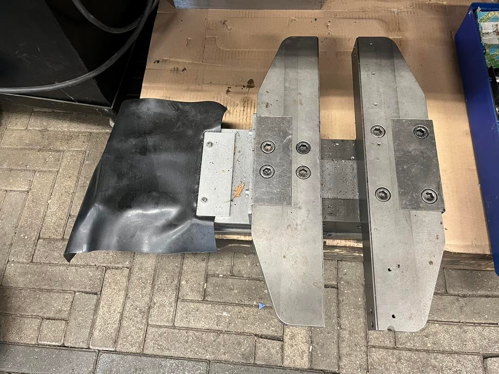 Machine klem, 400mm breed, opening 150mm, Doe-het-zelf en Verbouw, Gereedschap | Freesmachines, Zo goed als nieuw, Overige soorten