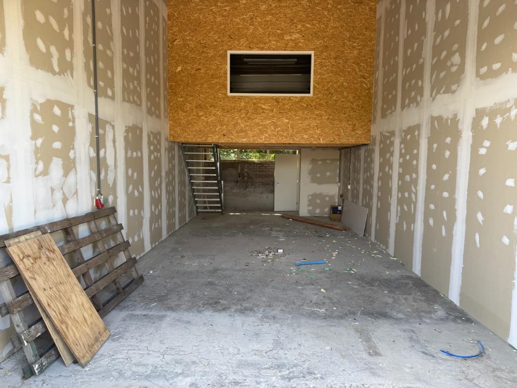 Loodsen te huur met kantoor omgeving Rotterdam zuid, 77 m², Huur, Opslag of Loods
