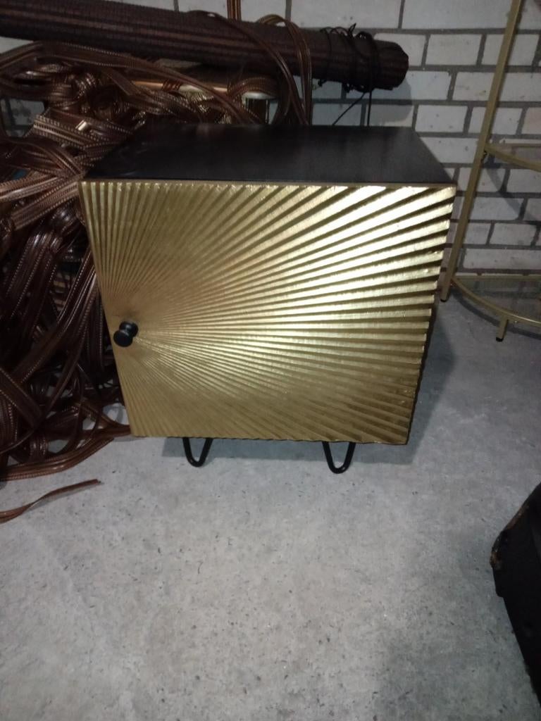 mooi kastje, Doe-het-zelf en Verbouw, Verwarming en Radiatoren, Ophalen of Verzenden, Minder dan 60 cm, Radiator