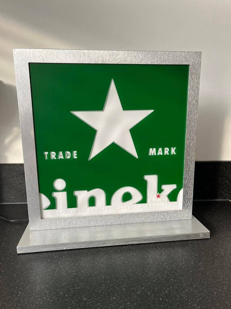 Heineken lamp. Heineken verlichting, Verzamelen, Biermerken, Ophalen of Verzenden, Zo goed als nieuw, Reclamebord, Plaat of Schild