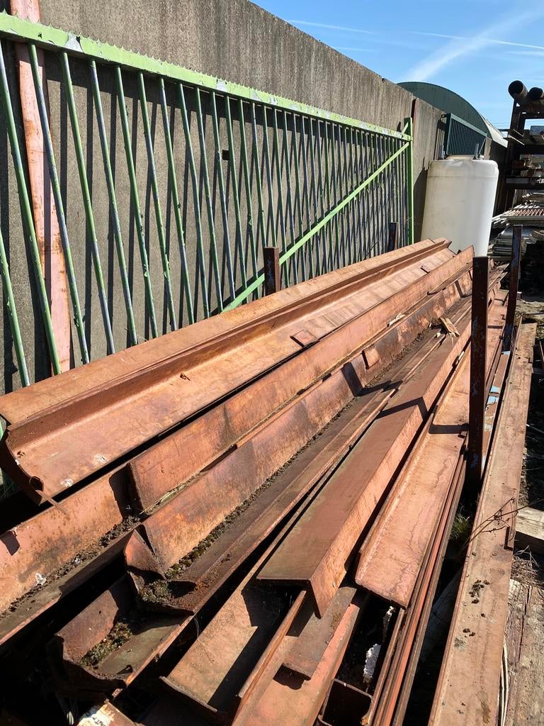 HOEKLIJNEN/LATEIEN 150X100X10 (2,2m/5,7m), Doe-het-zelf en Verbouw, Metalen, Gebruikt, IJzer, Ophalen