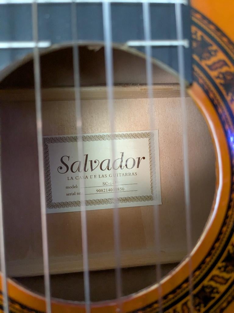 Salvador SC-144 Klassieke/Spaanse Gitaar, Muziek en Instrumenten, Snaarinstrumenten | Gitaren | Akoestisch, Zo goed als nieuw