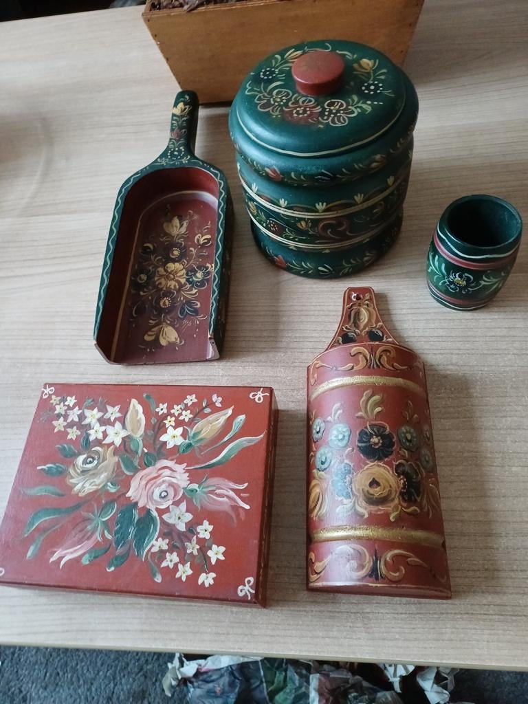 Vintage Hindeloopen handwerk , donkergroen,donkerrood  deco, Antiek en Kunst, Antiek | Woonaccessoires, Ophalen of Verzenden
