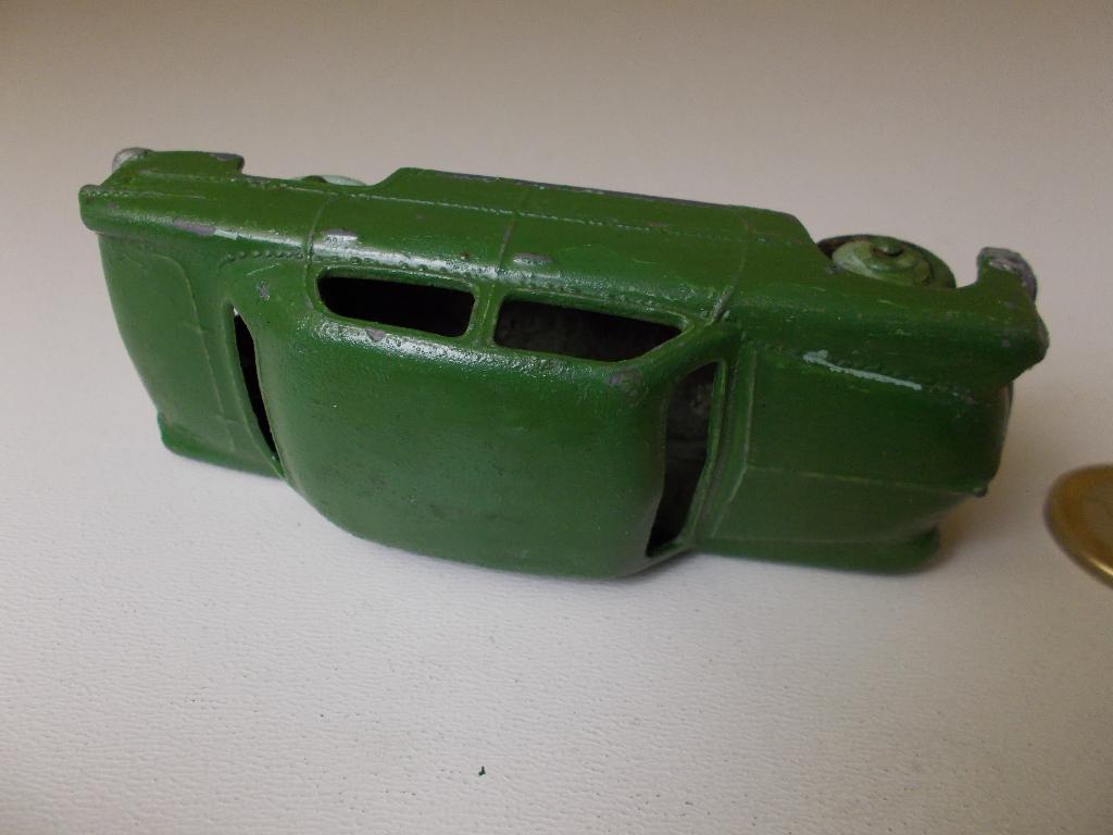 1954 Dinky Toys 170 FORD FORDER SEDAN (Repainted.) -D-., Hobby en Vrije tijd, Modelauto's | 1:43, Ophalen of Verzenden, Gebruikt