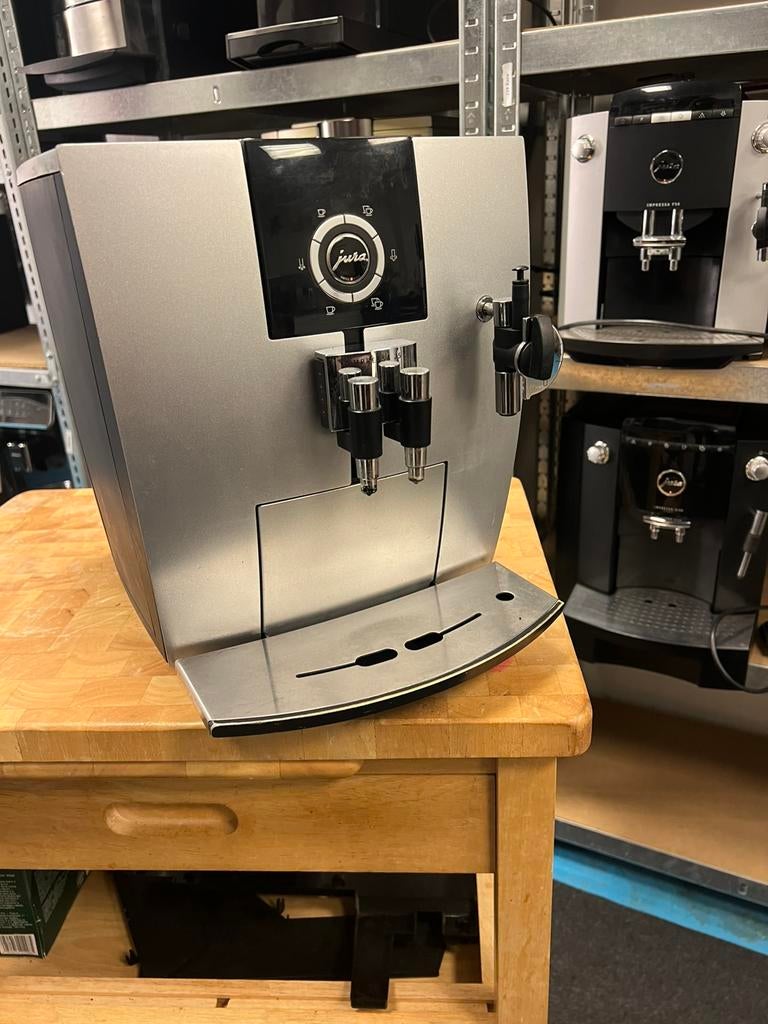 Jura j 5, Witgoed en Apparatuur, Koffiezetapparaten, Info@jura.com, 10 kopjes of meer, Koffiemachine, Ophalen of Verzenden