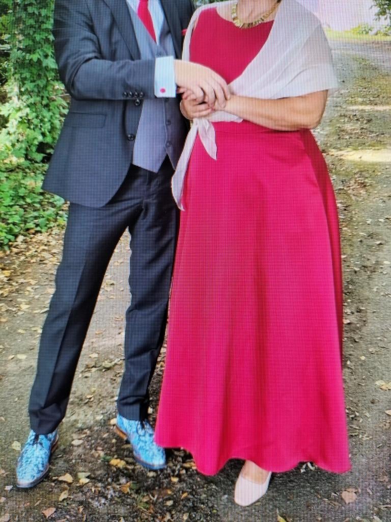 Vera Mont Trouwjurk mt 46 - Eenmaal Gedragen, Kleding | Dames, Jurken, Gedragen, Maat 38/40 (M), Rood, Onder de knie, Ophalen of Verzenden