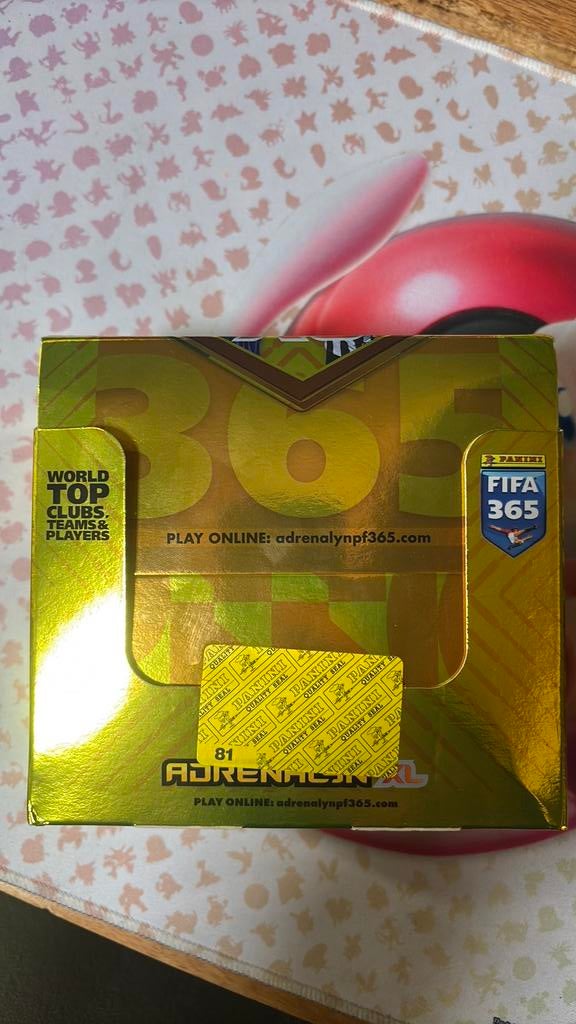 Panini adrenalyn boosterbox 50 packs, Ophalen of Verzenden, Zo goed als nieuw, Boosterbox