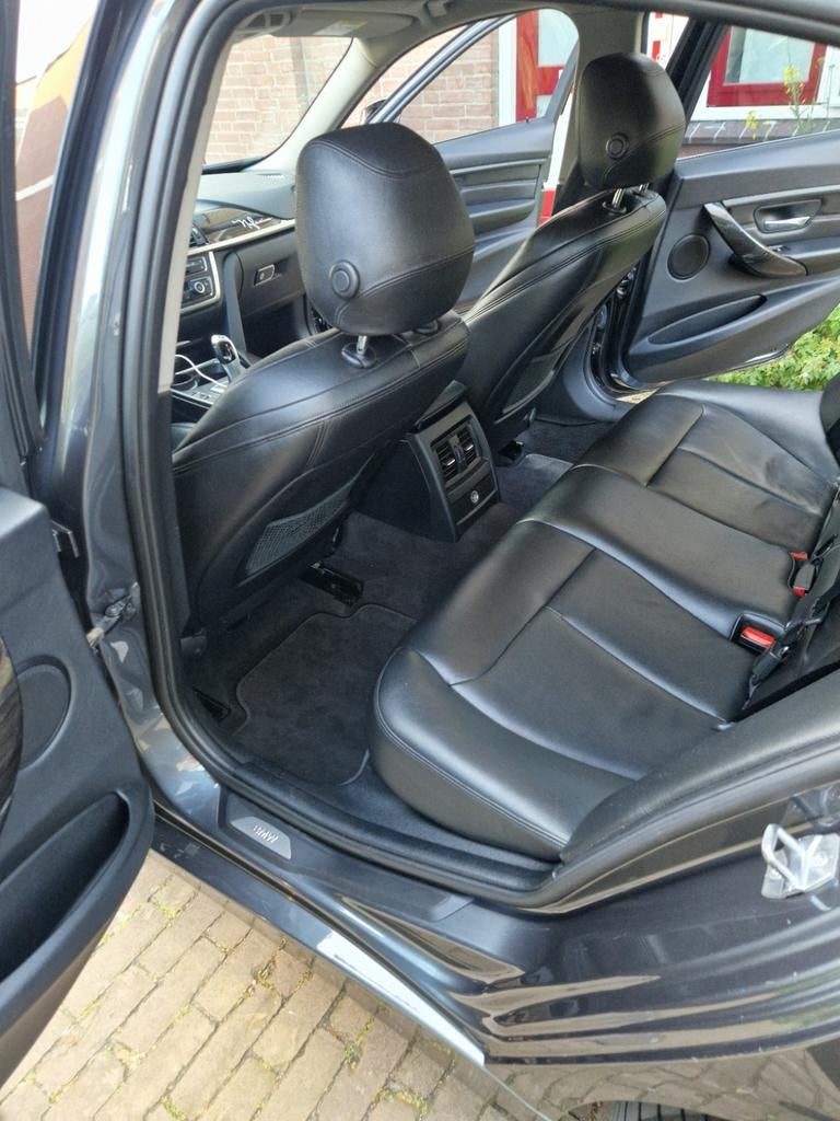 BMW 3-Serie 2.0D 320 EDE 120KW Aut8(f30) 2015 Grijs, Auto's, BMW, 3-Serie, Diesel, C, Sedan, Automaat, Origineel Nederlands, Zilver of Grijs