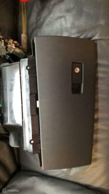Dashboardkastje zwart Volvo V70 III ('07-'17) 39891975, Ophalen of Verzenden, Gebruikt