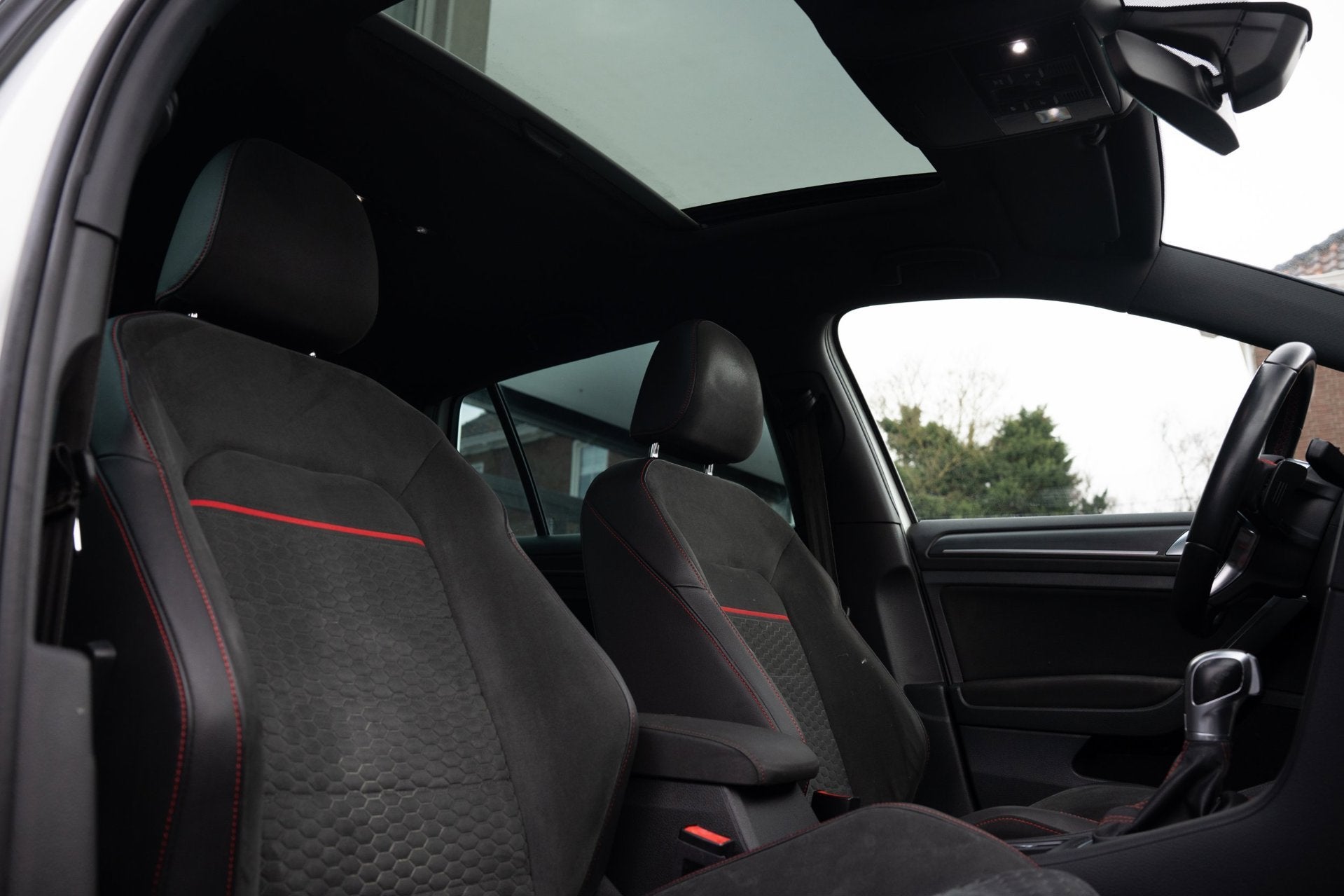 Volkswagen Golf 2.0 TSI GTI, Gebruikt, Zwart, 4 cilinders, 1984 cc