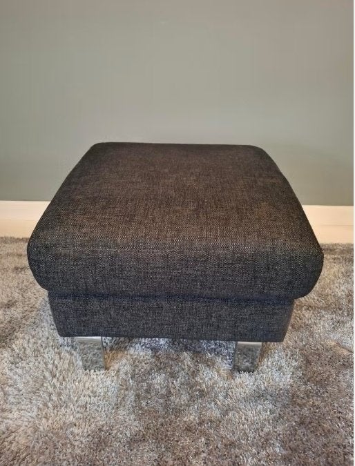 Een super mooie antraciet hocker, Ophalen, Zo goed als nieuw, Stof, 50 tot 75 cm