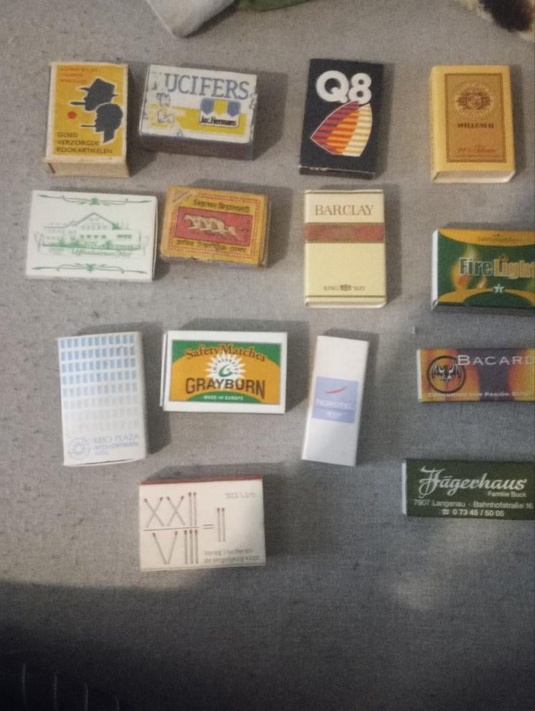 Vintage luciferdoosjes (vol), Verzamelen, Rookartikelen, Aanstekers en Luciferdoosjes, Ophalen of Verzenden