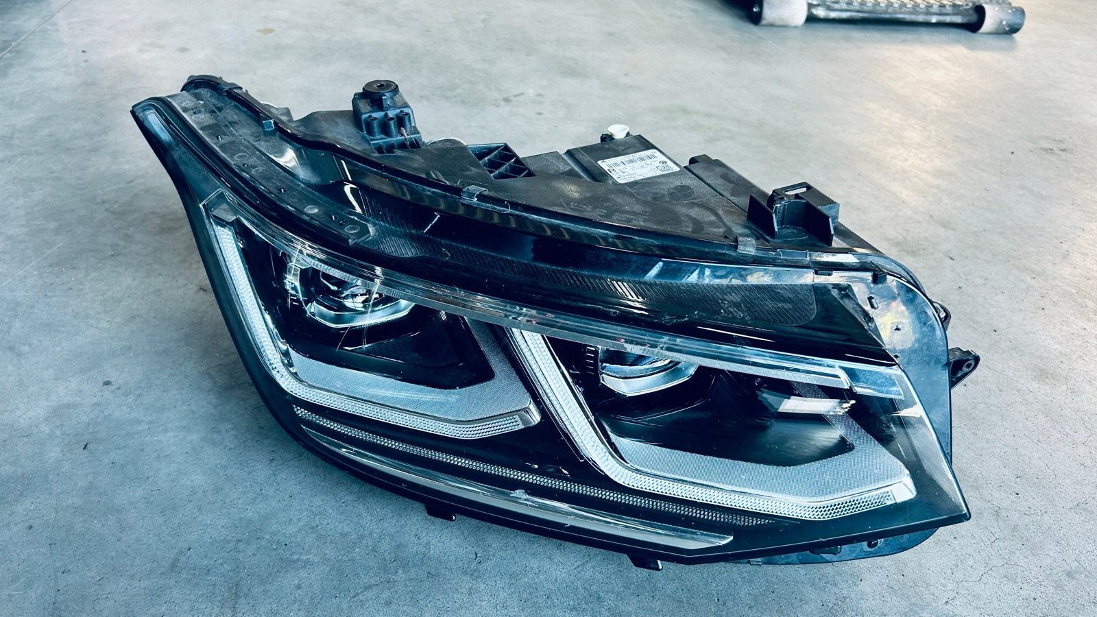 Volkswagen Tiguan LED Koplamp Rechts 5NB941082C, Ophalen, Gebruikt, Volkswagen