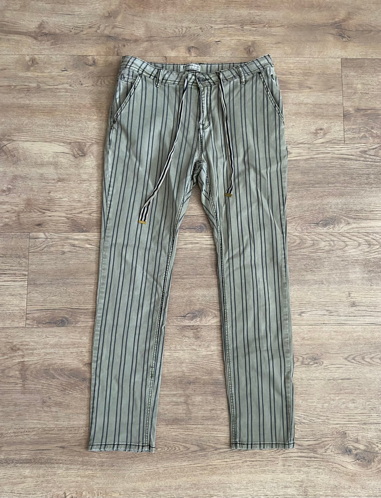 Summum Woman Dames Broek Gestreept met koord Kaki Maat 38, Maat 38/40 (M), Ophalen of Verzenden, Zo goed als nieuw, Lang