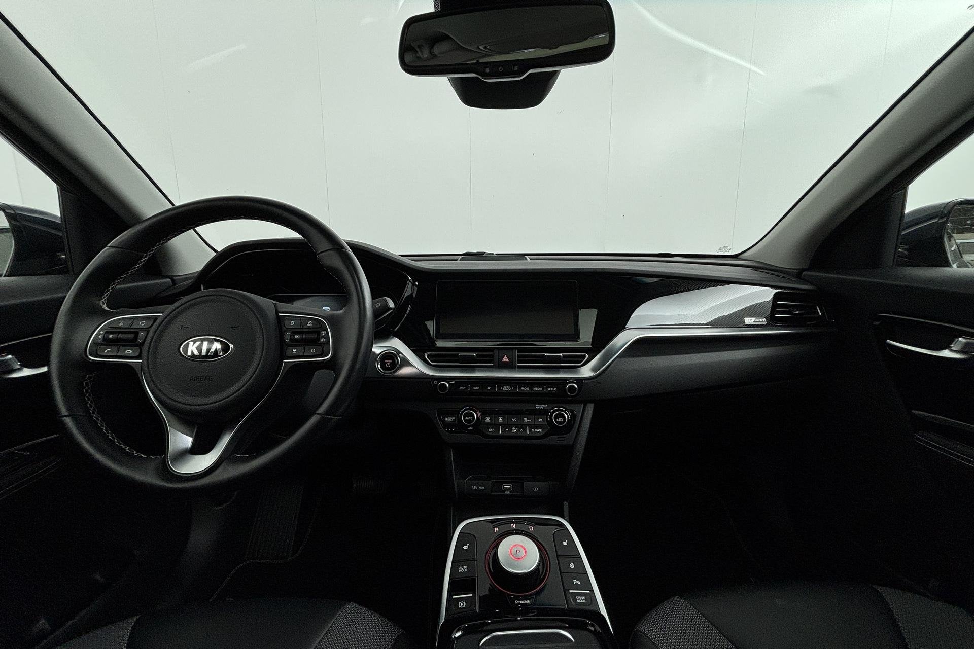 Kia e-Niro DynamicPlusLine 64 kWh Stil, soepel en klaar voor, Auto's, Gebruikt, 1712 kg, Blauw, Leder en Stof