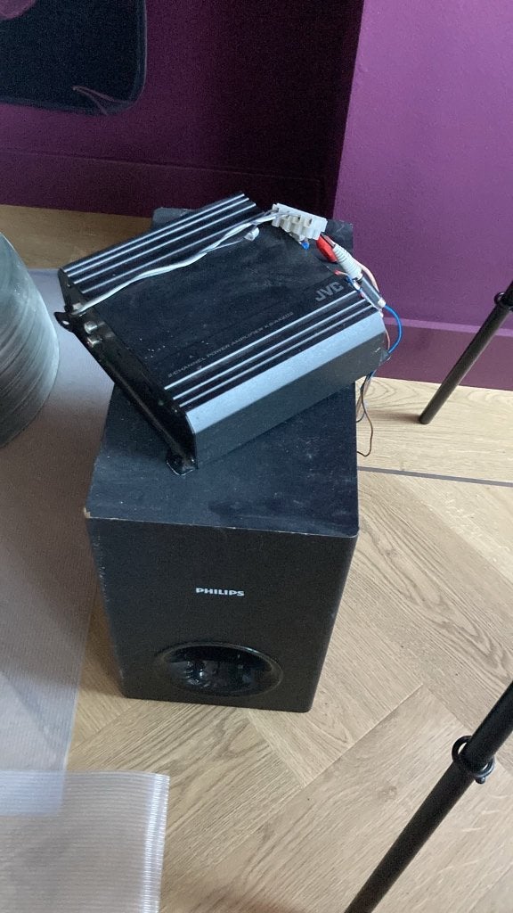 Subwoofer en auto versterker, Audio, Tv en Foto, Luidsprekers, Ophalen, Zo goed als nieuw, Subwoofer, Overige merken