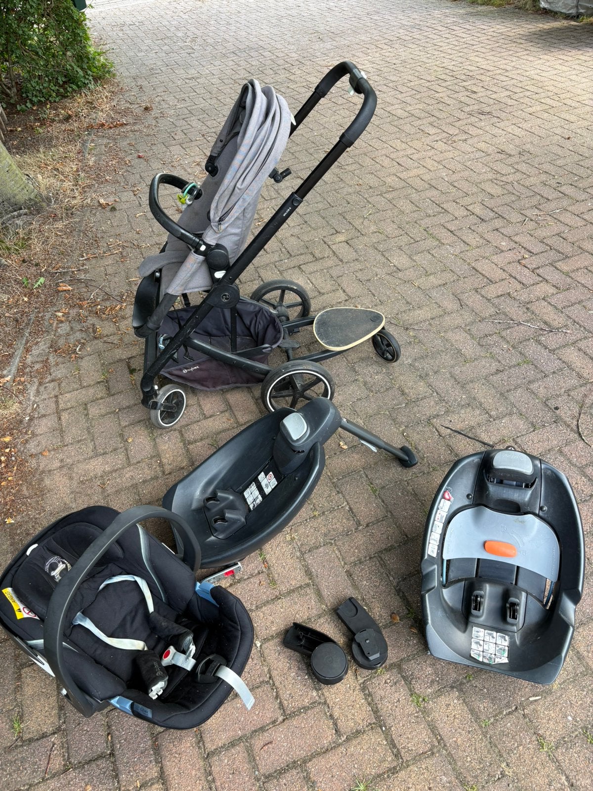 Complete Cybex Balios S 3-in-1 kinderwagenset zeer compleet!, Zo goed als nieuw, Combiwagen, Verstelbare duwstang, Ophalen