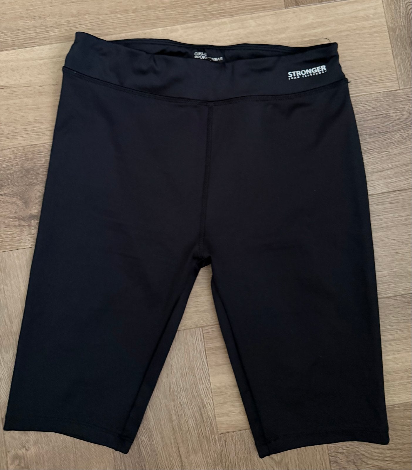 Zwarte sportlegging Stronger Than Yesterday (maat 13/14), Ophalen of Verzenden, Zo goed als nieuw, Jongen of Meisje, Broek