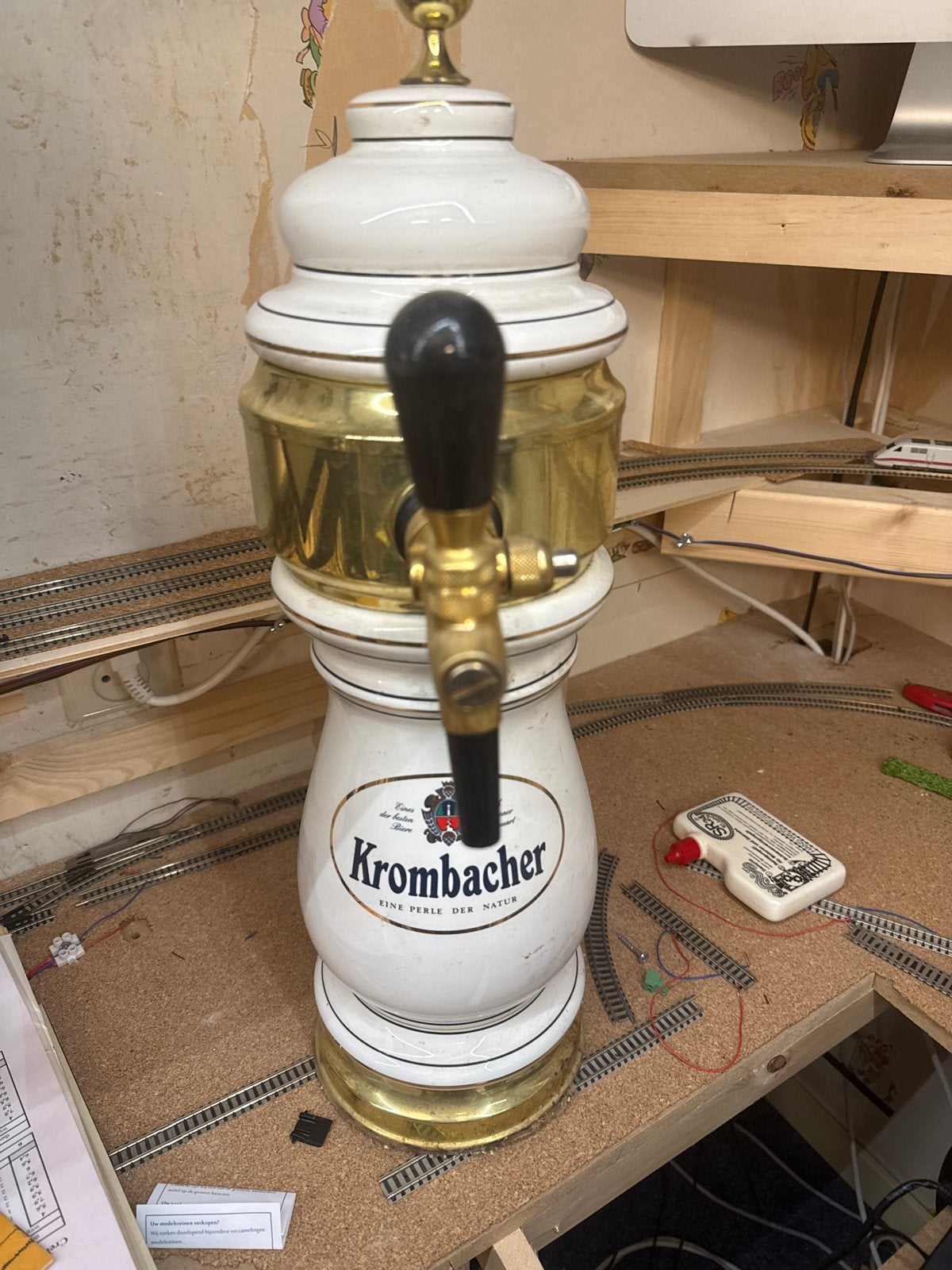 Krombacher Bier Tap en Reclamebord, Verzamelen, Ophalen, Gebruikt, Overige typen, Overige merken