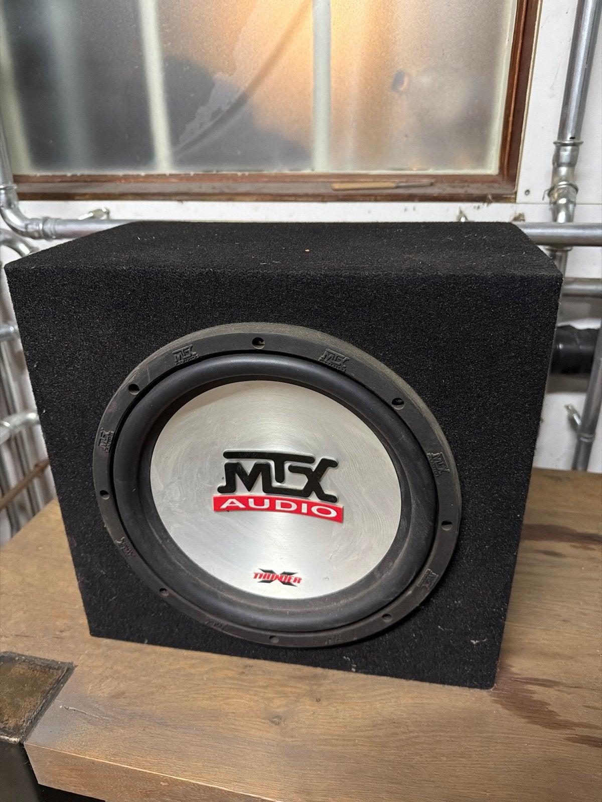 MTX Audio Subwoofer in behuizing, Auto diversen, Ophalen of Verzenden, Gebruikt