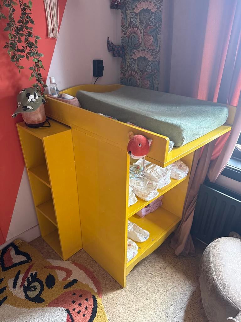 Houten commode met uitschuifbare kast, Kinderen en Baby's, Kinderkamer | Commodes en Kasten, Ophalen, Gebruikt, 50 tot 70 cm, 100 cm of meer