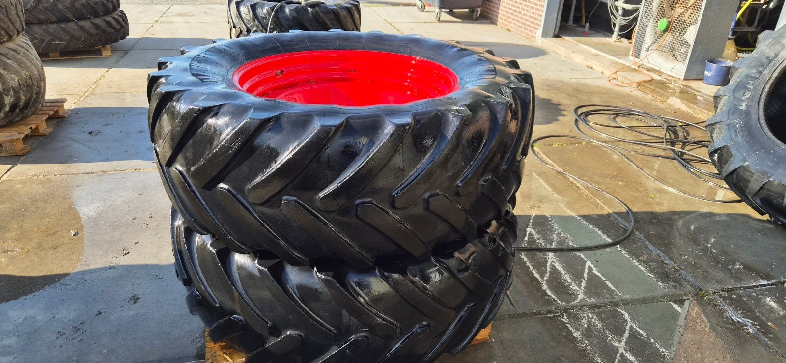 Michelin multbib 540/65r34 op Fendt velgen, Ophalen