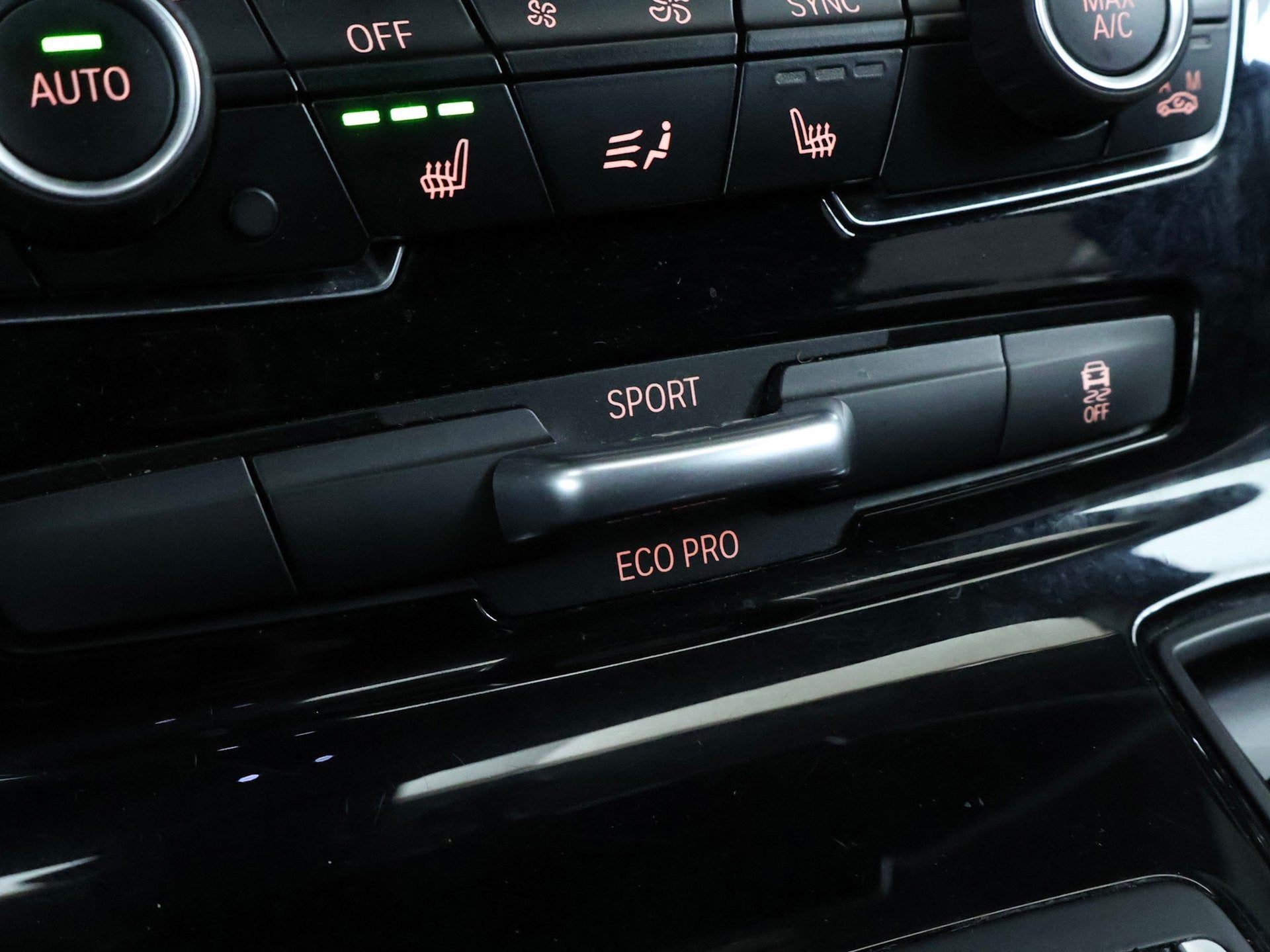 Foto 20 van BMW 2-serie Gran Tourer 220i Centennial High Executive 7p. S