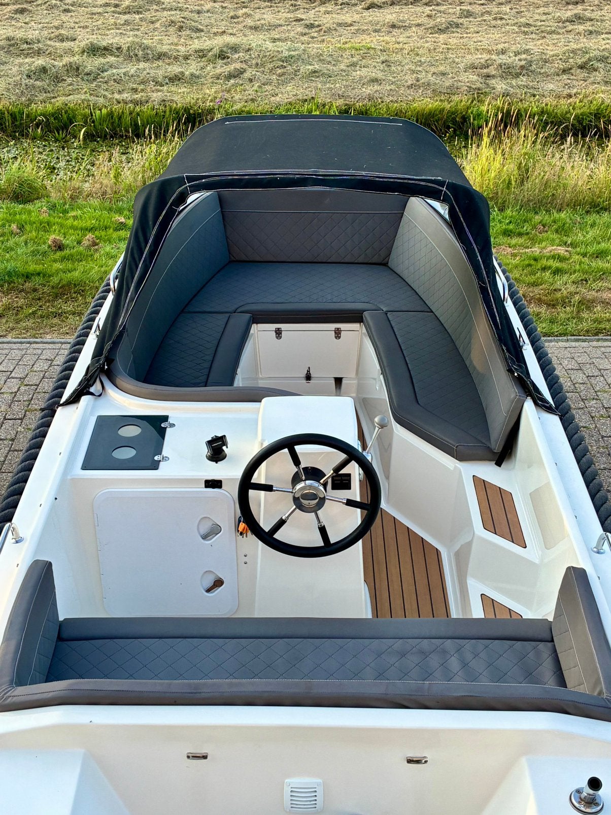 Silveryacht 525 | 15PK | Vaarbewijsvrij | HPL Teak | trailer, Watersport en Boten, Ophalen, Admiral, Zo goed als nieuw, Rondzit